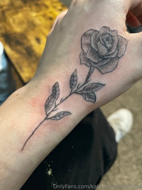 Katrynamaxxofficial モデル 画像