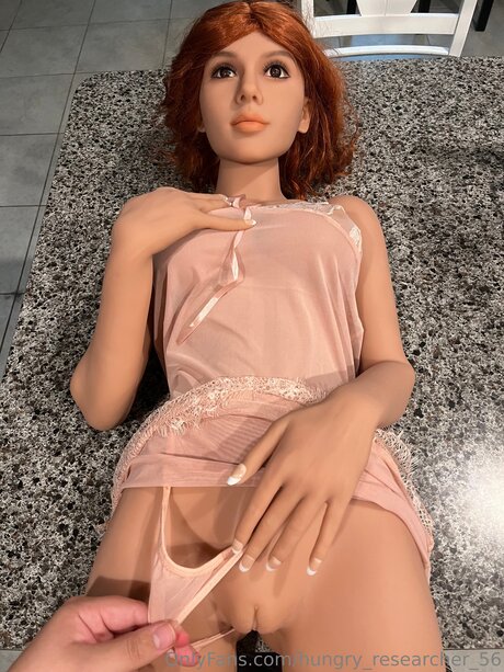 Hungry Researcher 56 裸の女優 写真