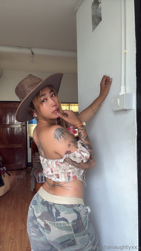 巨乳ブルネットオンリーファンズ 裸 写真