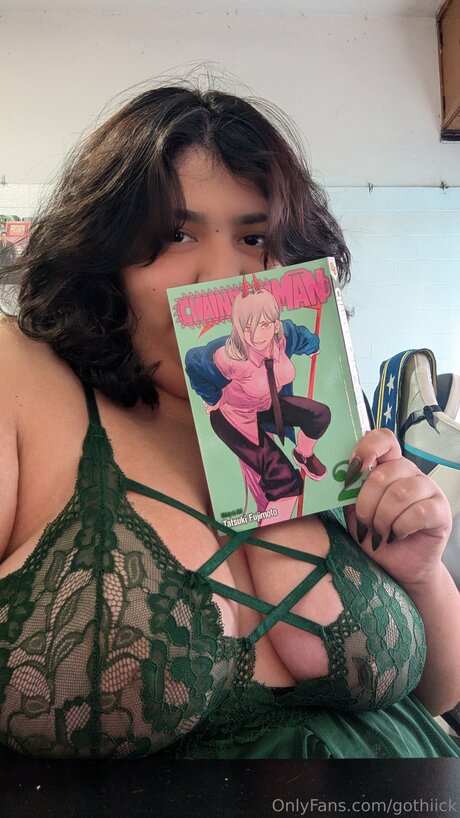 オイルを塗った巨乳OnlyFans ポルノ 写真