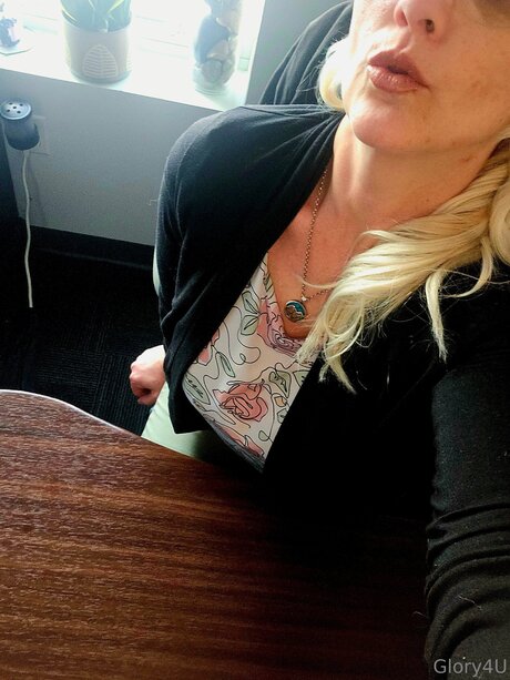 Glory4u 女優 写真