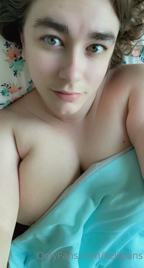 Keligian スター 写真