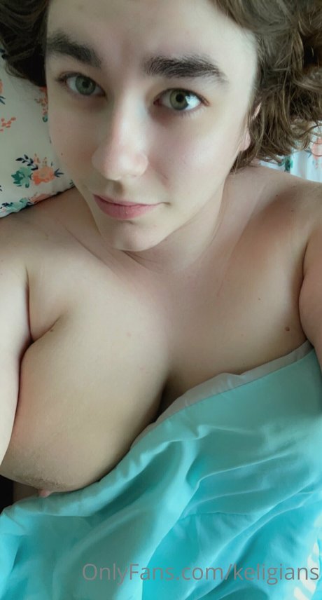 Keligian ポルノ女優 写真