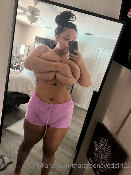 毛深いアジア人オンリーファンズ セクシー裸 画像