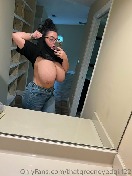 巨乳ママオンリーファンズ えろた ギャラリー