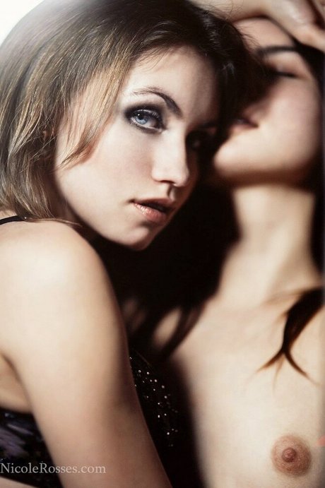 大きな乳首オンリーファンズ ホット 写真