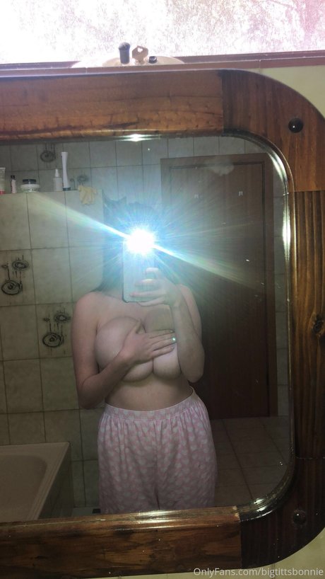 Astar xo セクシーモデル 写真