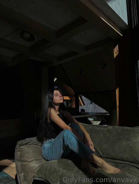 Ana Vavx 高品質モデル 画像