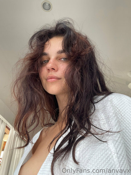 Ana Vavx 可愛いモデル アーカイブ