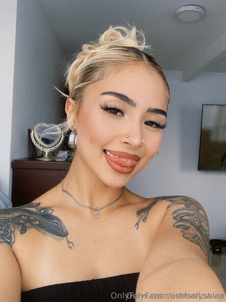 Onlyshiax xxxモデル 画像