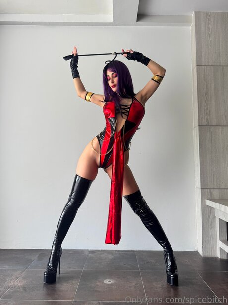 Spicebitch ポルノスター セクシー 画像