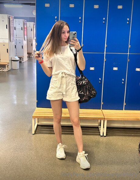 主観視点の手コキOnlyFans セクシー裸 写真