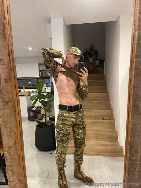 Elixxxofficfree ポルノスター パーフェクト 写真