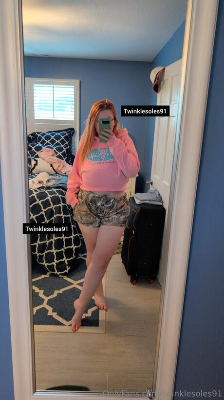 毛深い足のOnlyFans アートポルノ アーカイブ