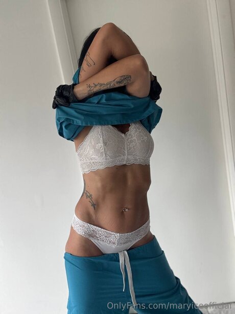 Maryiceofficial 独占スター 写真