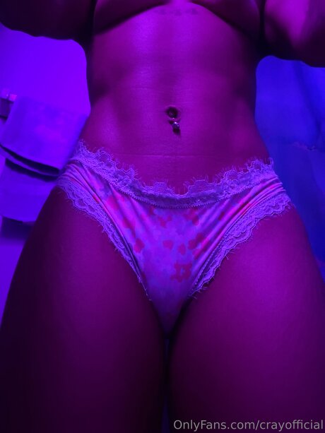 クーガーオンリーファンズ ヌード 写真