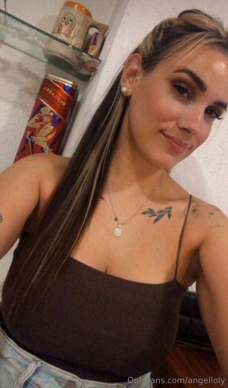 Angelloly セックス女優 画像