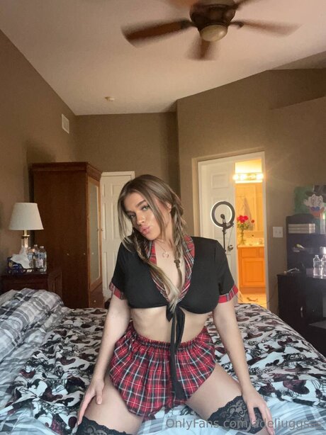 Adeljuggsss ヌード女優 写真