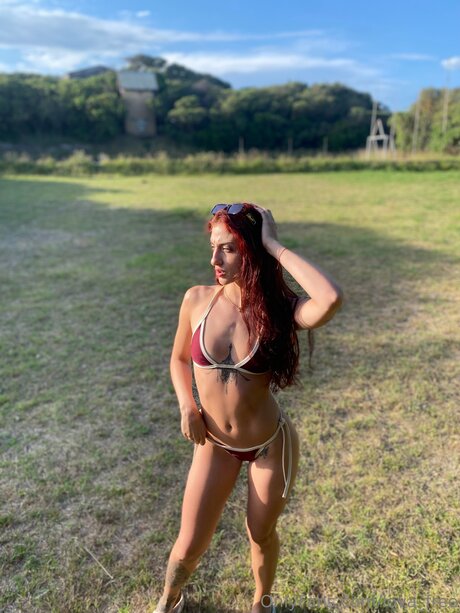 Lova Free アダルトモデル 写真