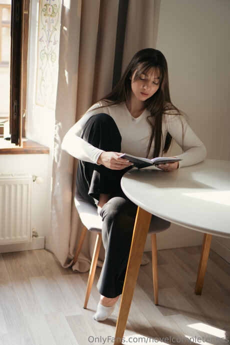 Novelcompleteness トップモデル 写真