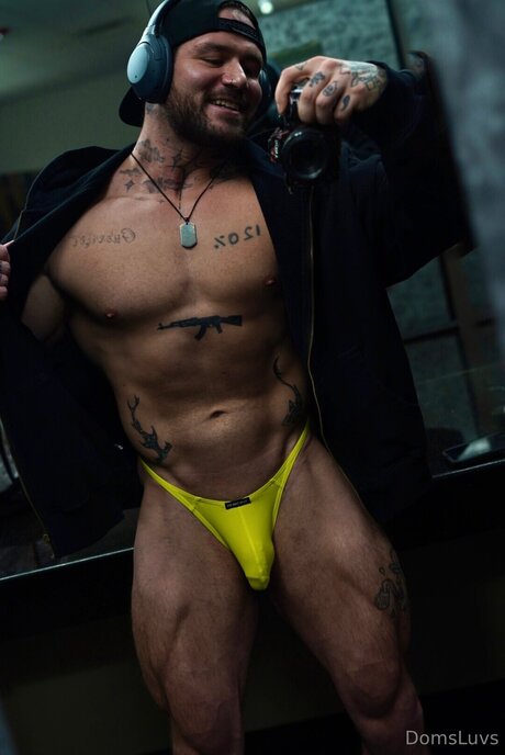 ゲイランジェリーOnlyFans トップ 写真