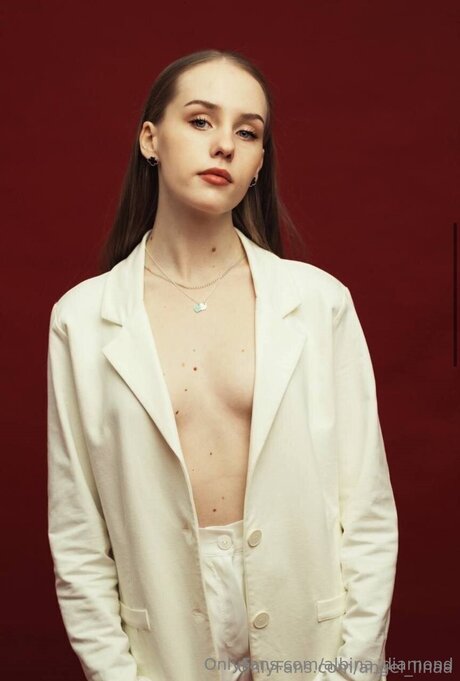 Albina Diamond 高品質スター 写真