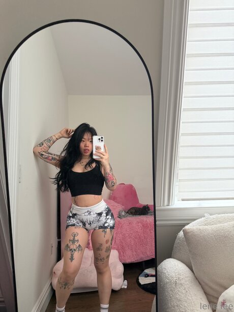 Lenerox エロティック女優 写真