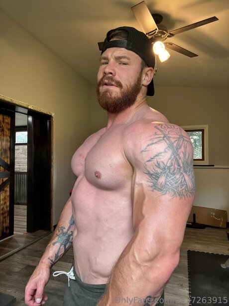 U437263915 セクシーモデル 写真