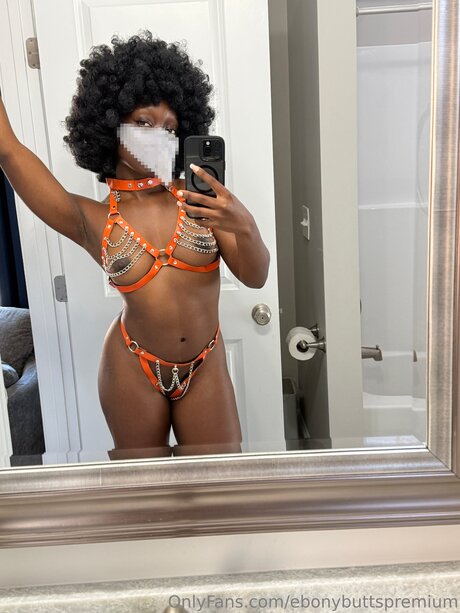 熟女クーガーオンリーファンズ 美しいポルノ 画像