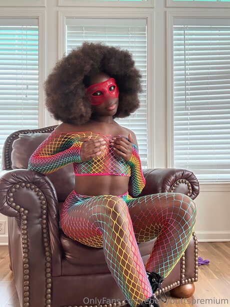 エモヌードOnlyFans ヌード ギャラリー