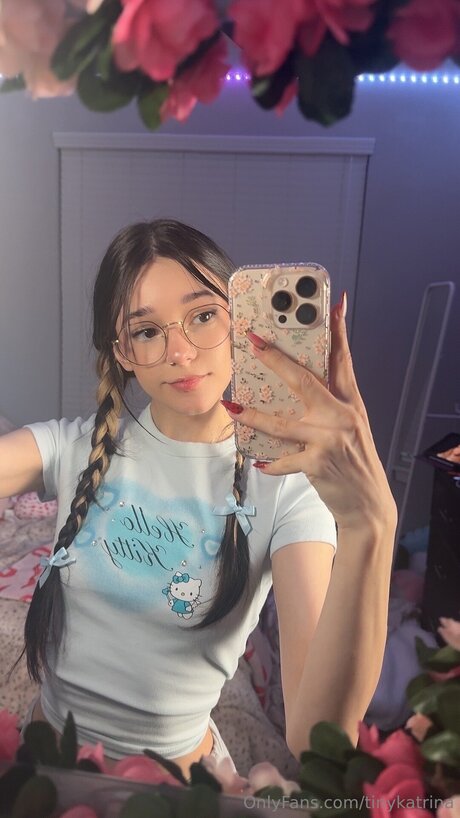 Tinykatrina ホットスター 画像