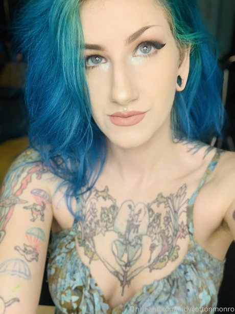 痩せたアジア人ティーン OnlyFans えろ 写真