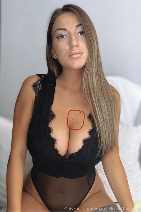 Emanuelle Charboneau_ ホットスター アーカイブ