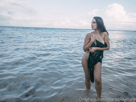 アジア人のティーンの足 オンリーファンズ パーフェクト 写真