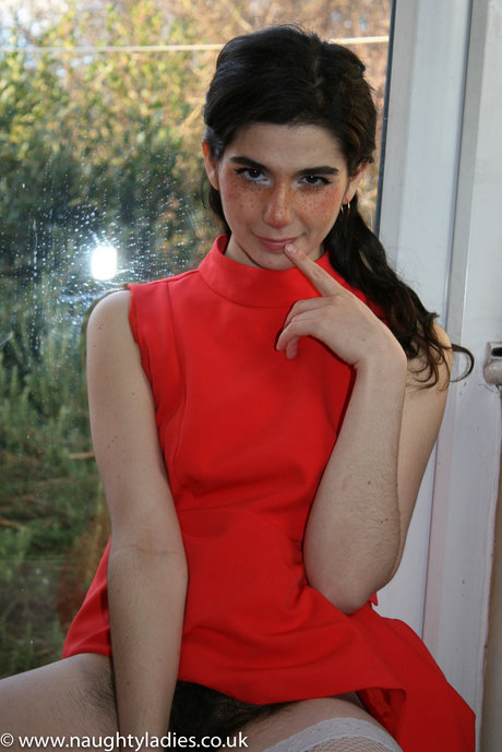 大きな黒い猫OnlyFans セクシー ギャラリー