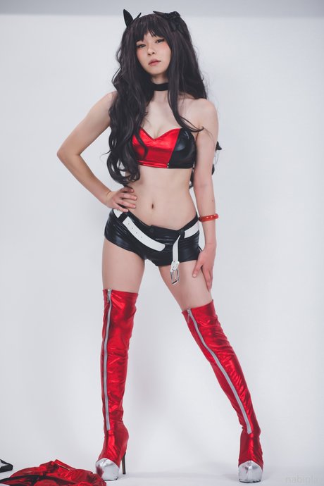 ママの足OnlyFans ホットヌード 画像