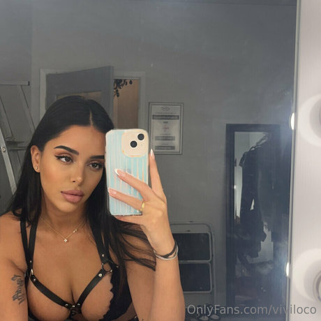 Vida Mochaa ホットなポルノスター 画像