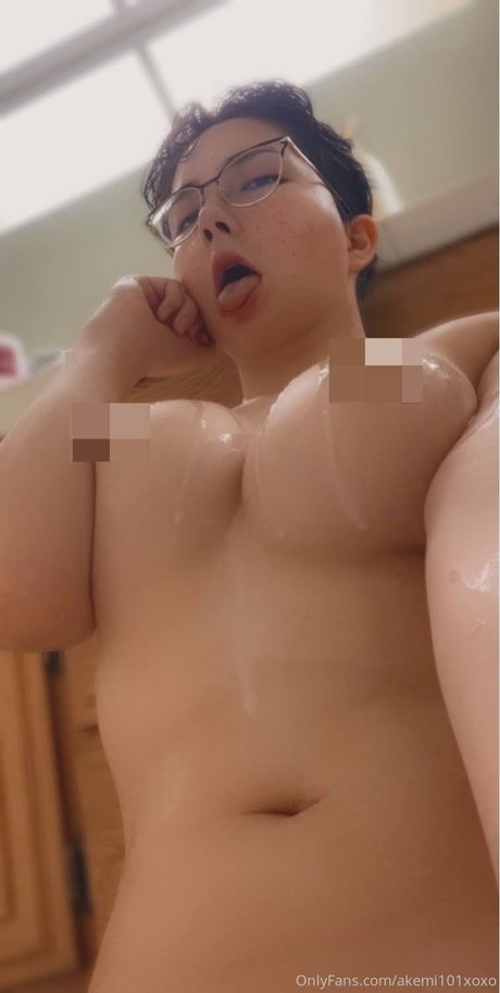 Kemi 裸の女優 写真