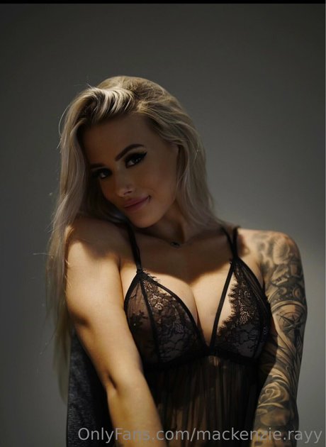 女性支配OnlyFans 無料 写真