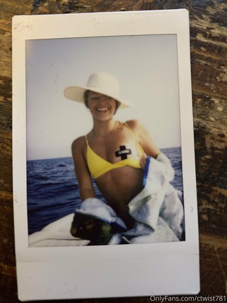 _Courtney Savage かわいいスター ギャラリー