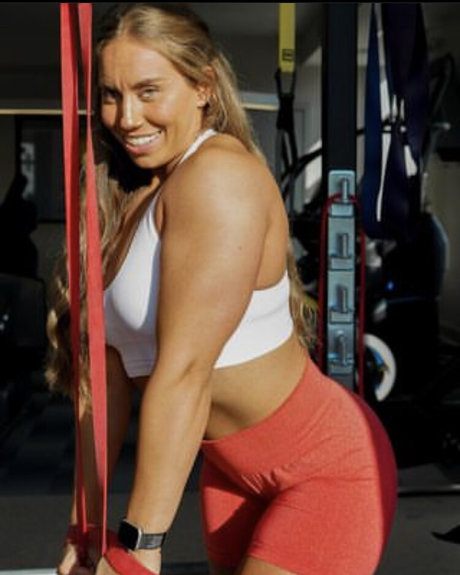 EllieBaerFit スター 裸 ギャラリー