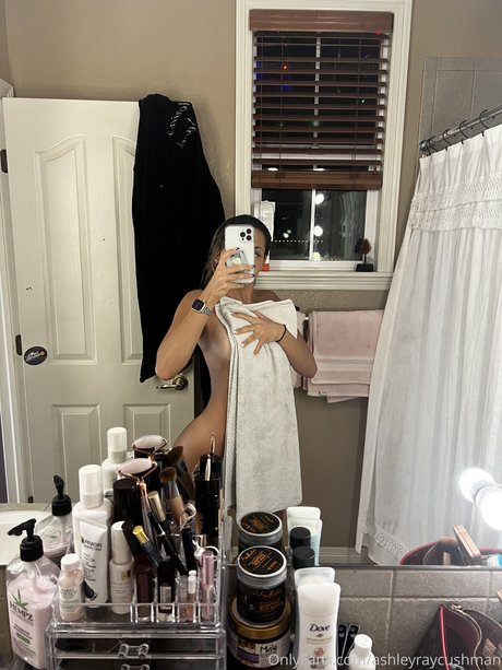 セクシーな赤毛のオンリーファンズ xxx ギャラリー