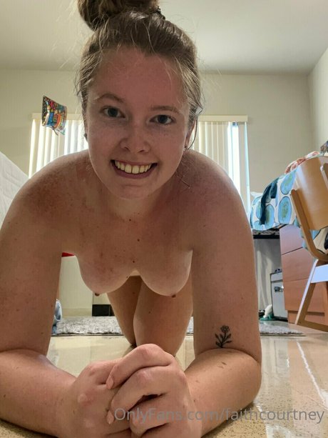 Faith And Courtney ヌードモデル 写真