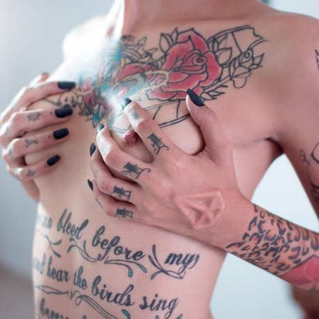 クーガーオンリーファンズ ホット裸 画像