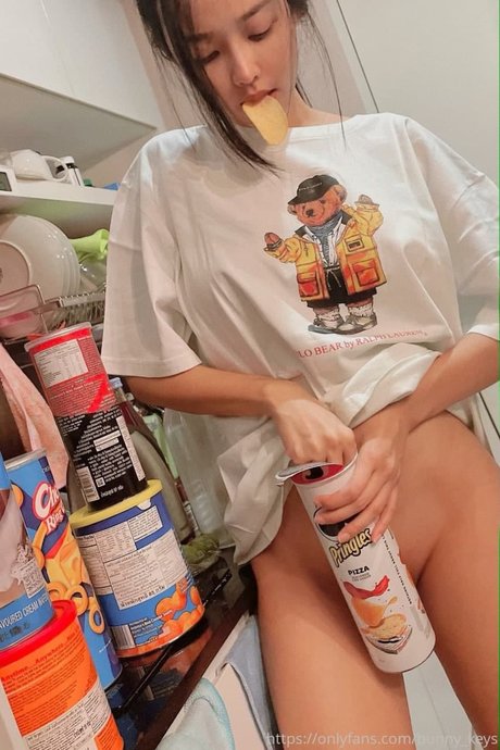 Bunny Keys_ セクシーなポルノスター ギャラリー