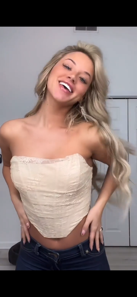 Zoey Aune かわいいポルノスター 写真