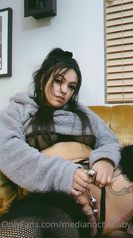 巨大な天然おっぱいオンリーファンズ エロ ギャラリー