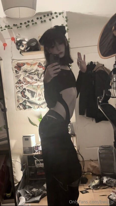 Bwu Gi ヌードのポルノスター 写真