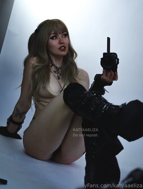 Katyaaeliza 可愛い女優 写真