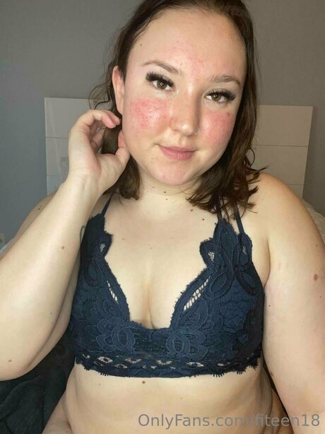 Bisexualcollegegirl かわいいモデル ギャラリー